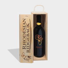 Carica l'immagine nel visualizzatore di Gallery, VINO RHODESIAN RIDGEBACK CON SCATOLA IN LEGNO