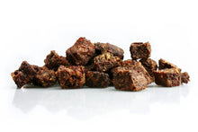 Carica l&#39;immagine nel visualizzatore di Gallery, CUBETTI DI PURO AGNELLO: Snack Premio per cani 100% naturale 250 grammi, confezionati in 5 pratiche bustine da 50 grammi cadauna.
